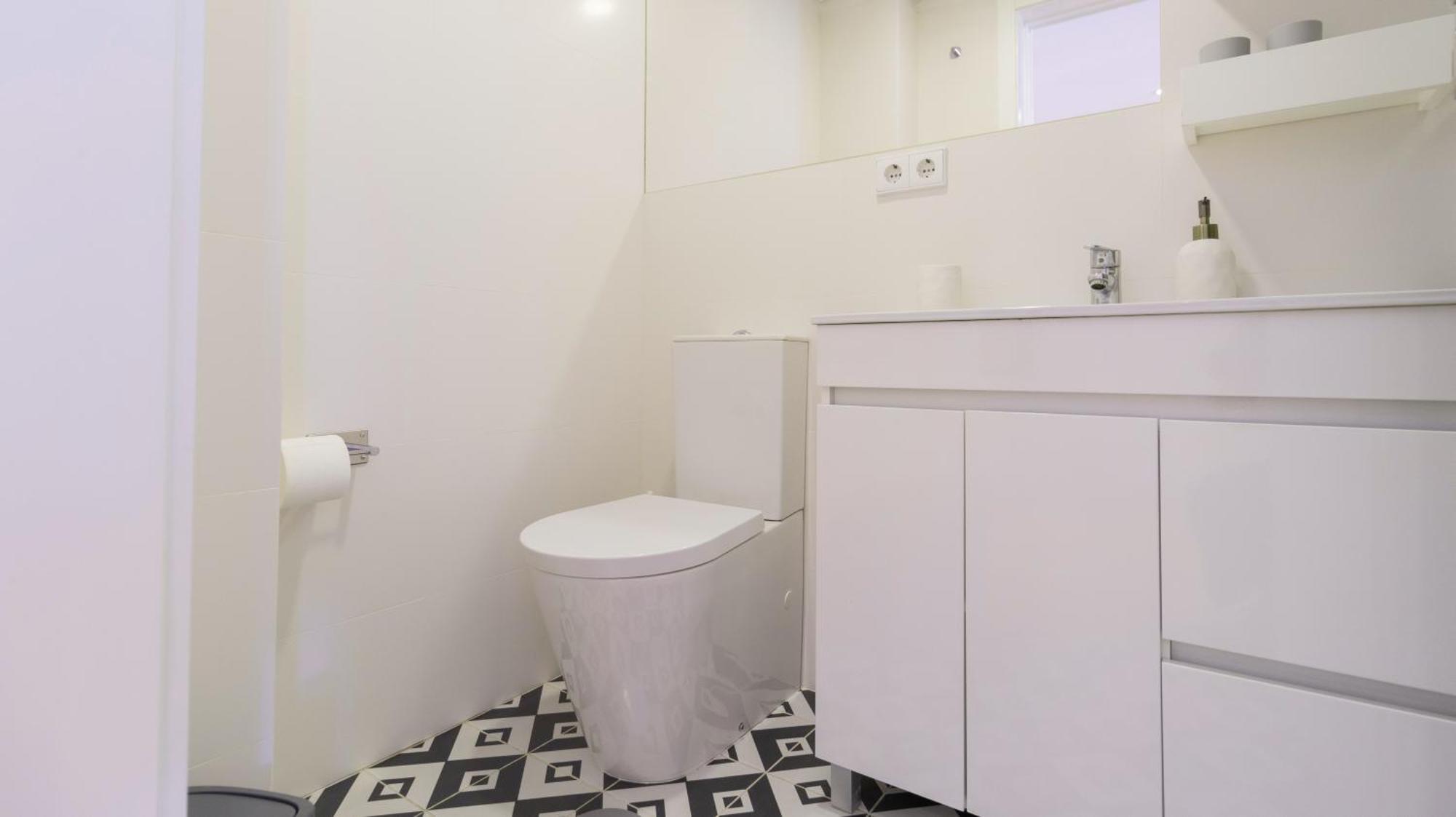 City Center Duplex W Patio By Lovelystay Porto Luaran gambar