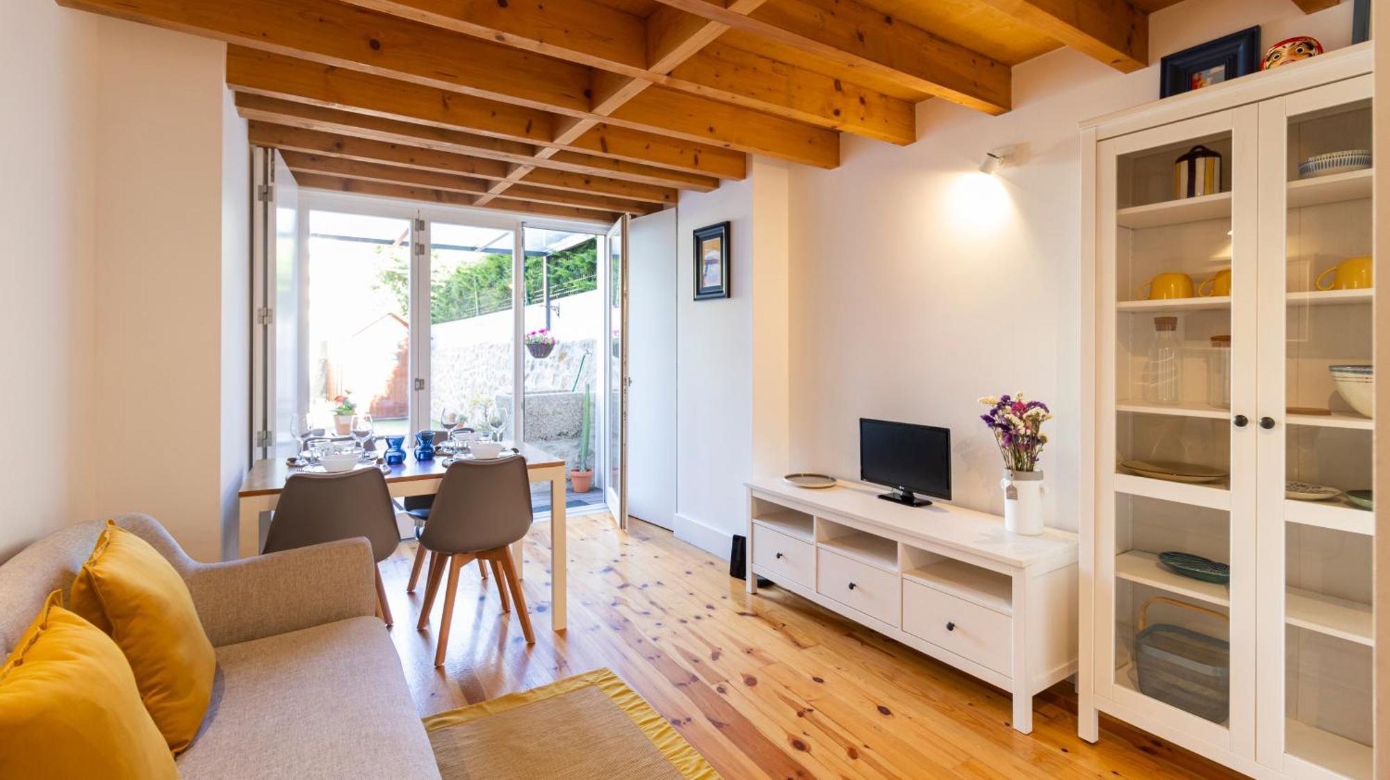 City Center Duplex W Patio By Lovelystay Porto Luaran gambar