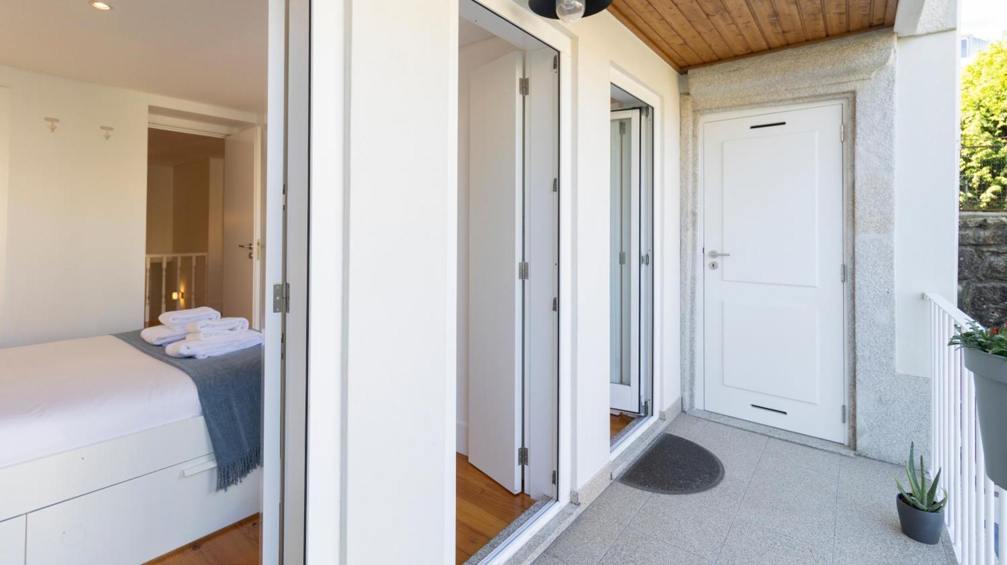 City Center Duplex W Patio By Lovelystay Porto Luaran gambar