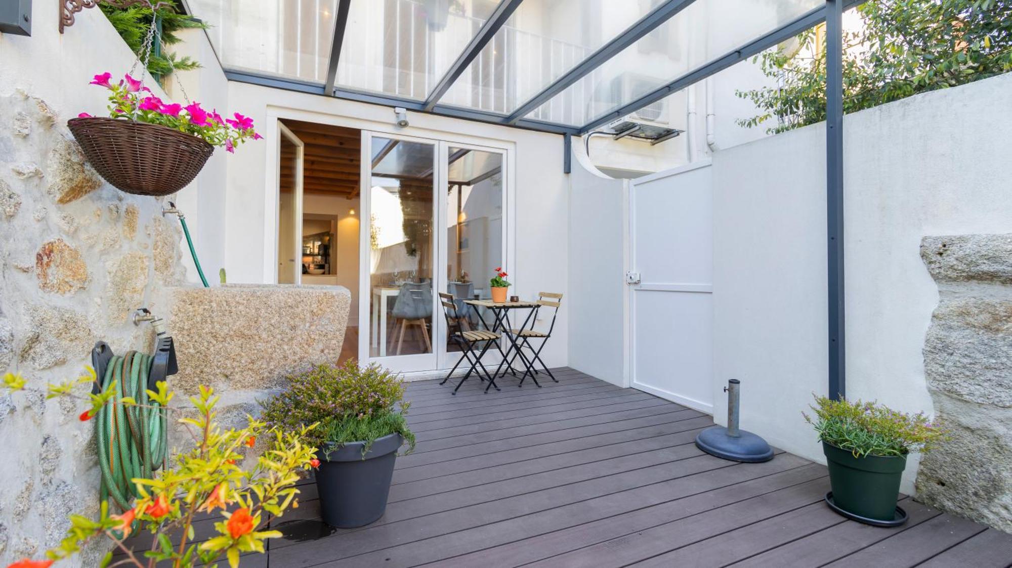 City Center Duplex W Patio By Lovelystay Porto Luaran gambar