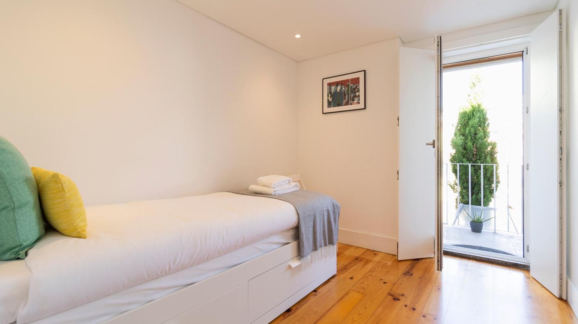 City Center Duplex W Patio By Lovelystay Porto Luaran gambar