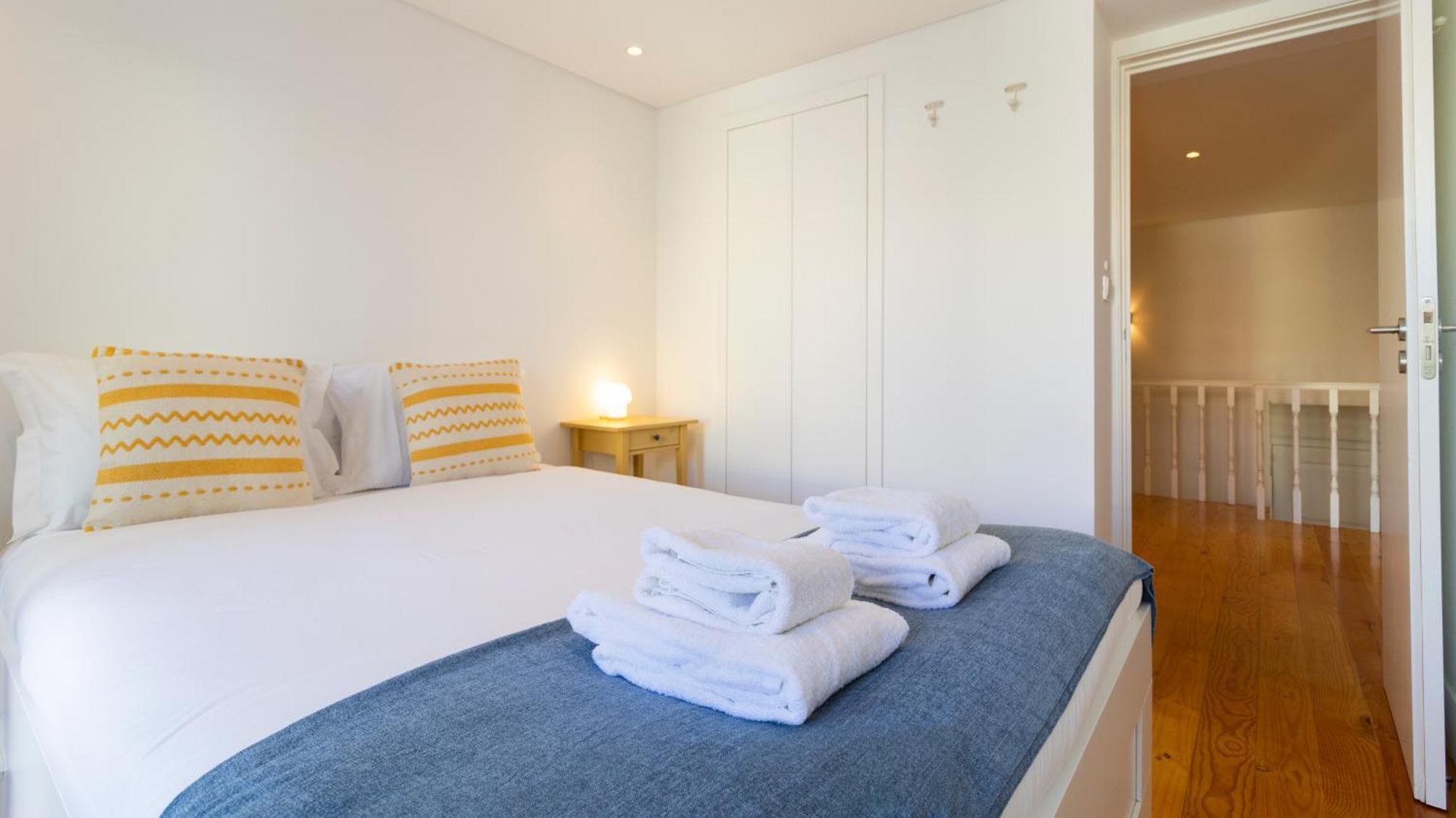 City Center Duplex W Patio By Lovelystay Porto Luaran gambar